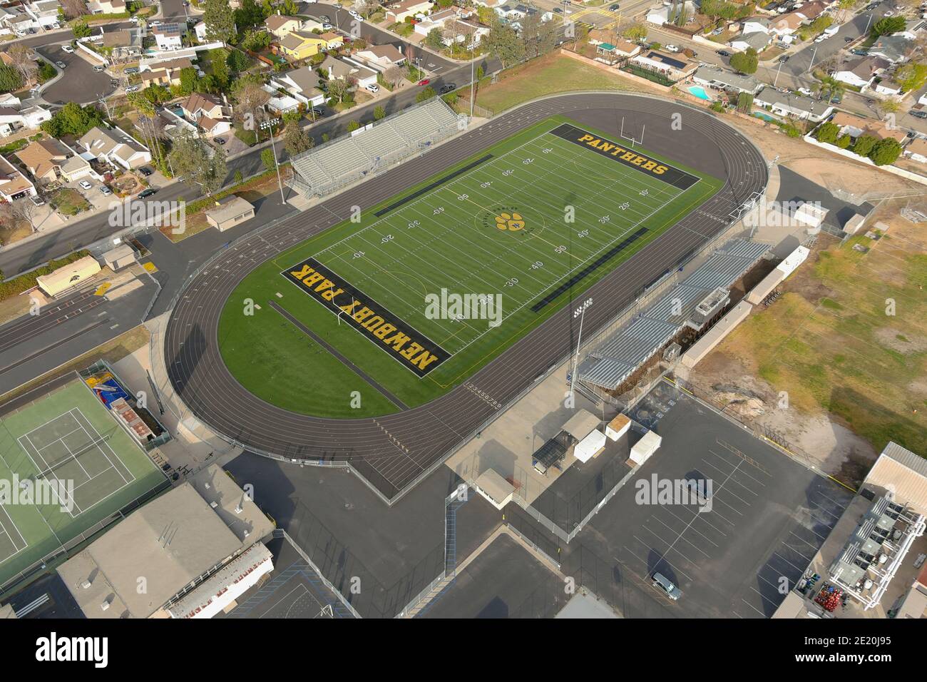 Eine Luftaufnahme des George Hurley Fußballfeldes und der Strecke in der Newbury Park High School, Mittwoch, 6. Januar 2020, in Newbury Park, Kalifornien. Stockfoto