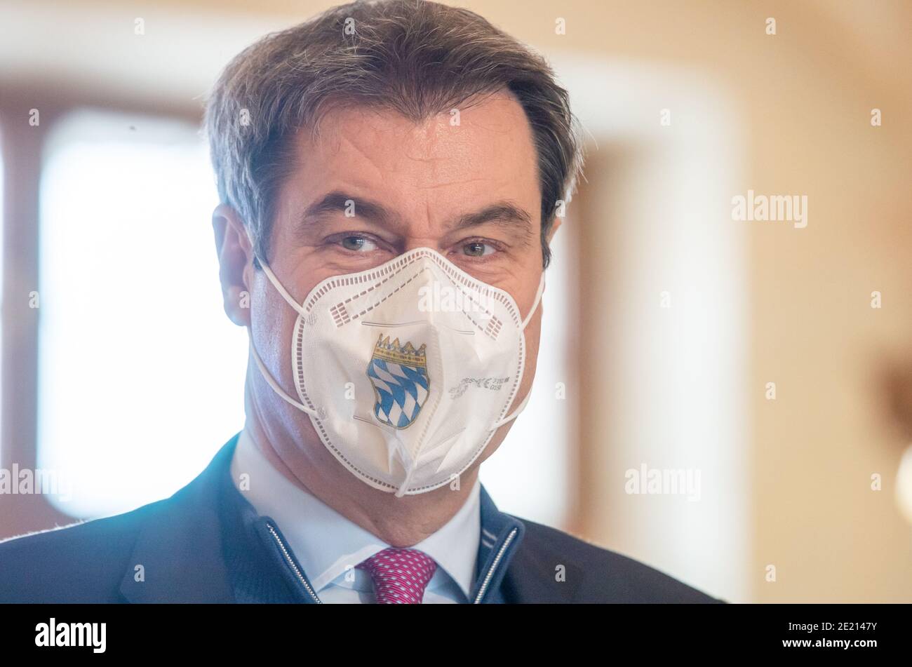 München, Deutschland. Januar 2021. Markus Söder (CSU), Ministerpräsident Bayerns, nimmt an der Unterzeichnung einer "Memorandum of Understanding" zur Gründung der Forschungsinitiative "Munich Quantum Valley" Teil. Fünf Institutionen verpflichten sich, im Rahmen des "Munich Quantum Valley" gleichberechtigt zusammenzuarbeiten und so die Quantenforschung im Freistaat und die Entwicklung des ersten deutschen Quantencomputers voranzutreiben. Kredit: Peter Kneffel/dpa/Alamy Live Nachrichten Stockfoto