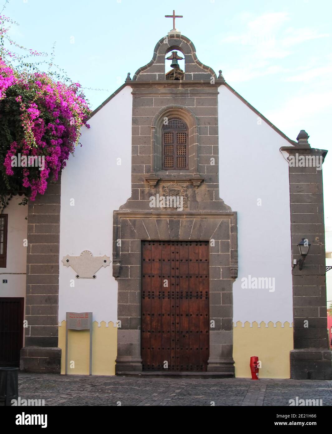 Kirche des heiligen Franziskus von assisi Las Palmas de Gran Canaria Insel Spanien mit Personen und Marken entfernt Stockfoto