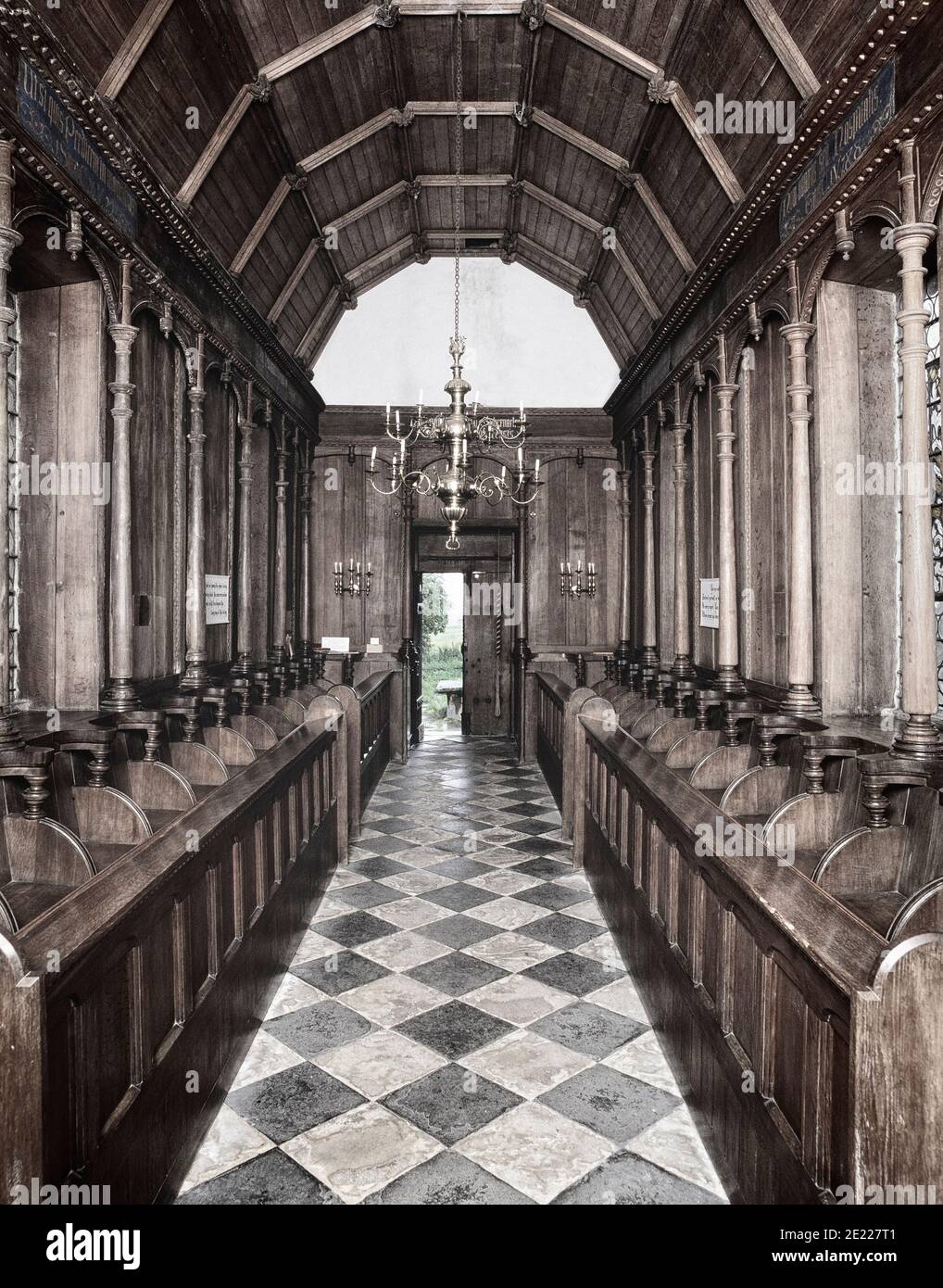Das Innere des Kirchenschiffs in der St. John's Church, die kleine Kirche von Gidding. Cambridgeshire. England. VEREINIGTES KÖNIGREICH Stockfoto Das Innere des Kirchenschiffs in der St. John's Church, die kleine Kirche von Gidding. Cambridgeshire. England. VEREINIGTES KÖNIGREICH Stockfoto