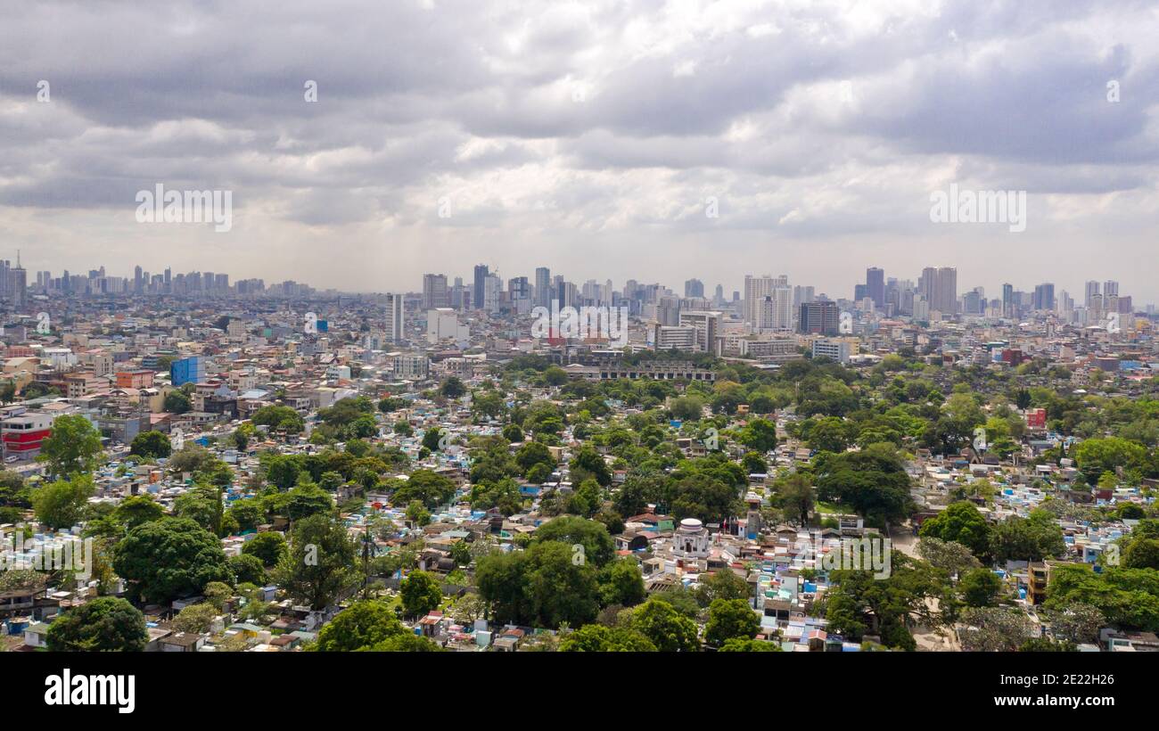 Stadtbild Luftbild: Manila ist die Hauptstadt der Philippinen, mit modernen Gebäuden und Wolkenkratzern. Reiseurlaubskonzept. Stockfoto