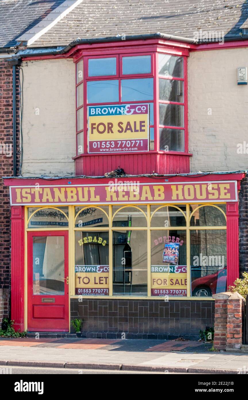 Ein geschlossenes Kebab-Haus zum Verkauf oder zum vermieten. Stockfoto