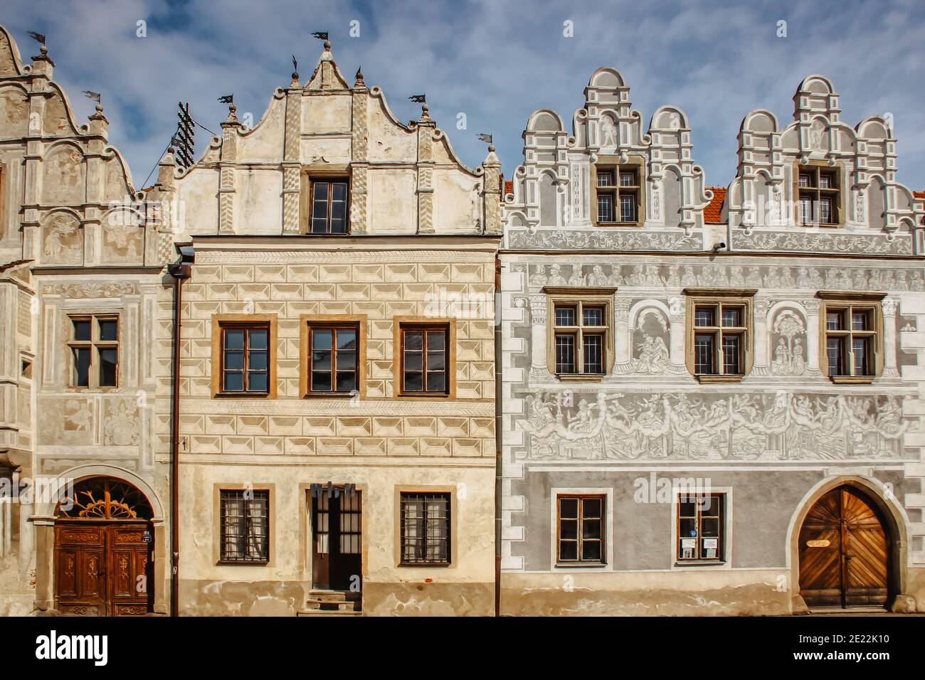 Slavonice, Tschechische republik - 4. März 2018. Eine kleine charmante Stadt in Südböhmen.Fassaden mit reich verzierten Sgraffiti, Freskenmalerei.Renaissance Stockfoto