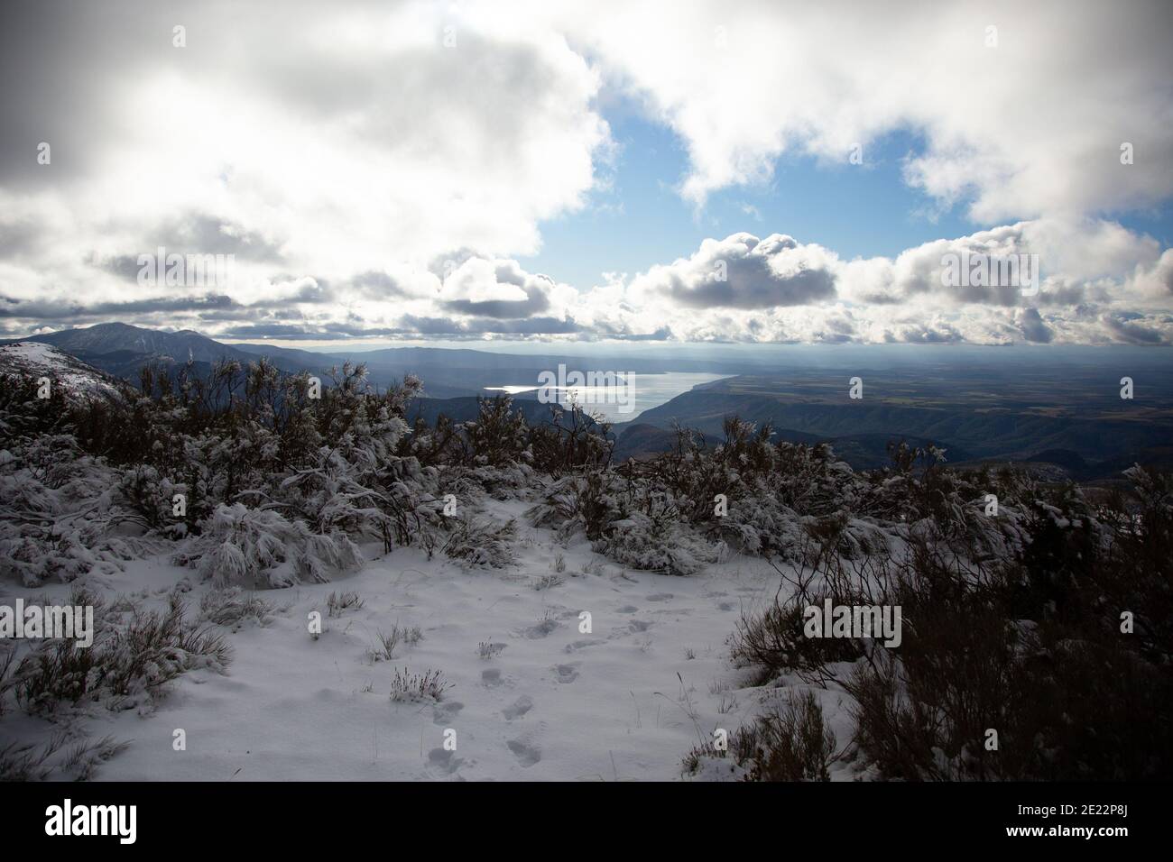 Winterszenen in den Bergen der Provence, Frankreich. Stockfoto