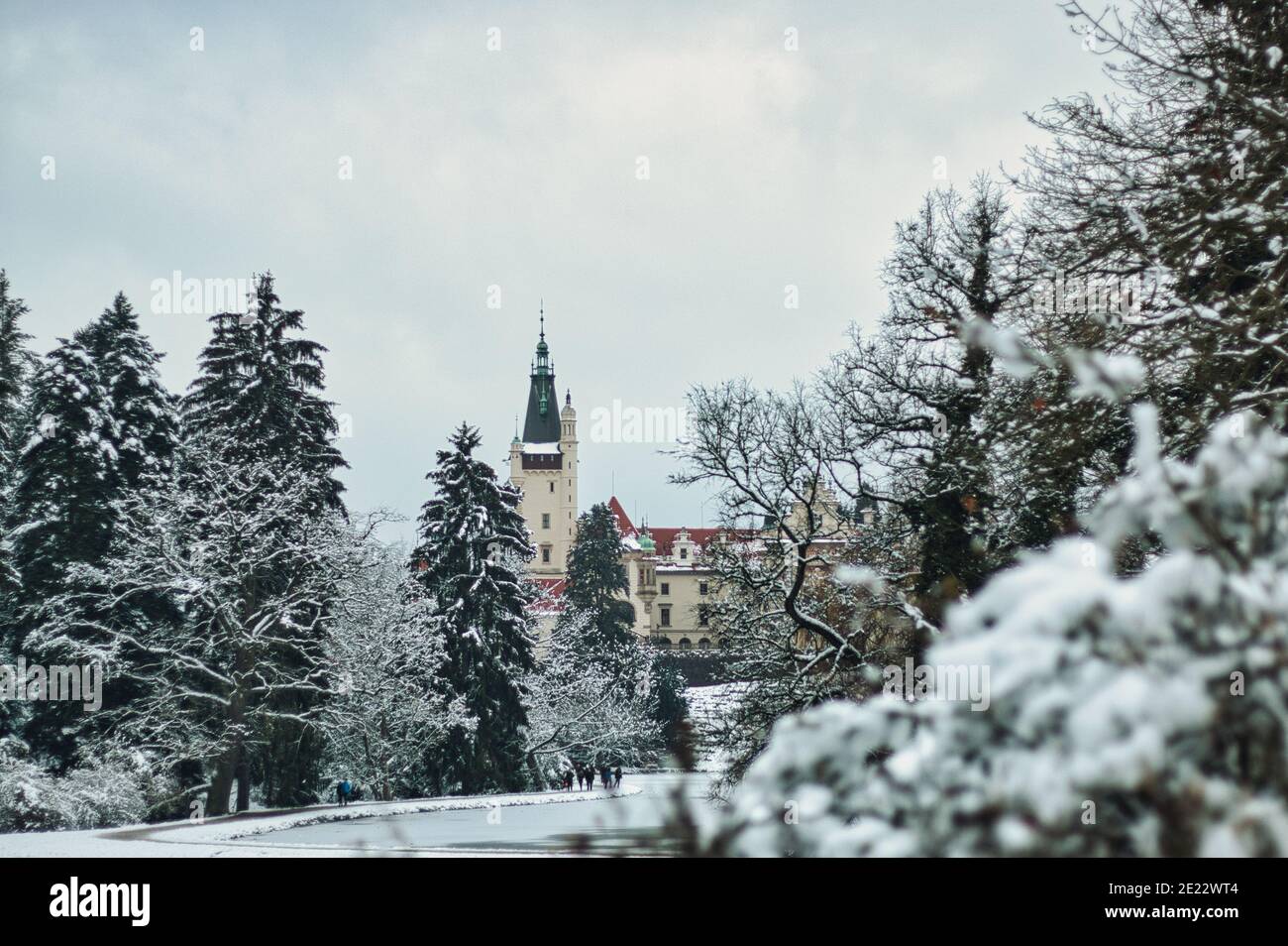 Pruhonice Park unter Schnee Stockfoto