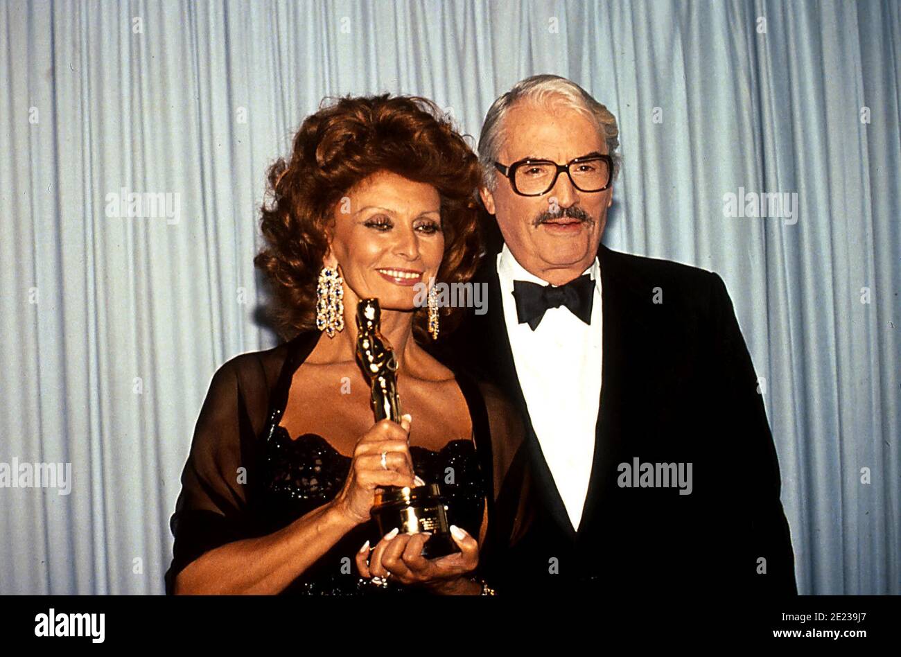 Sophia Loren und Gregory Peck bei der 63. Verleihung der Academy Awards ...