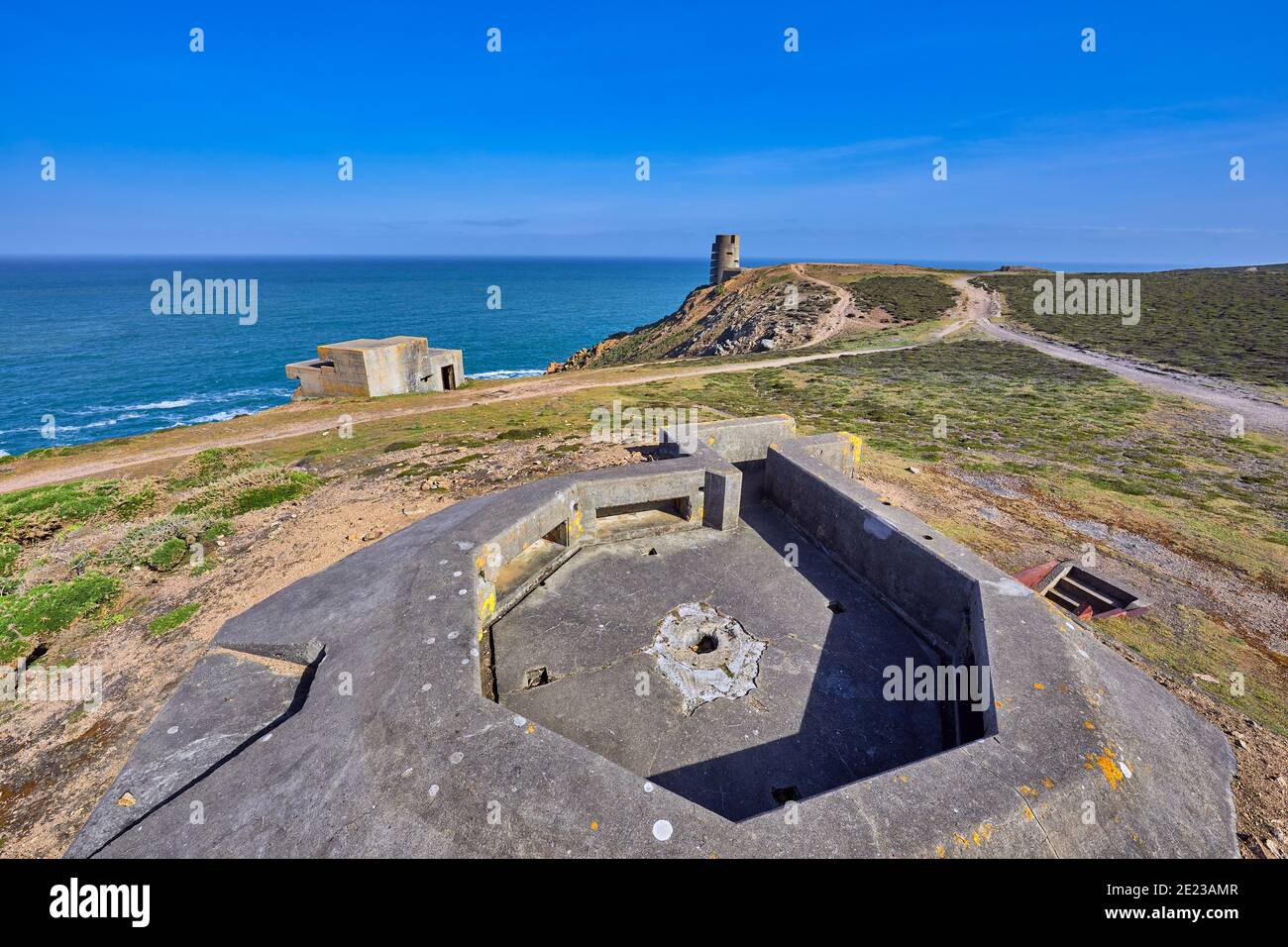 Bild von deutschen Bunkern, Beobachtungstürmen und Waffeneinsätzen an der Nordwestküste, Jersey, Kanalinseln, großbritannien Stockfoto