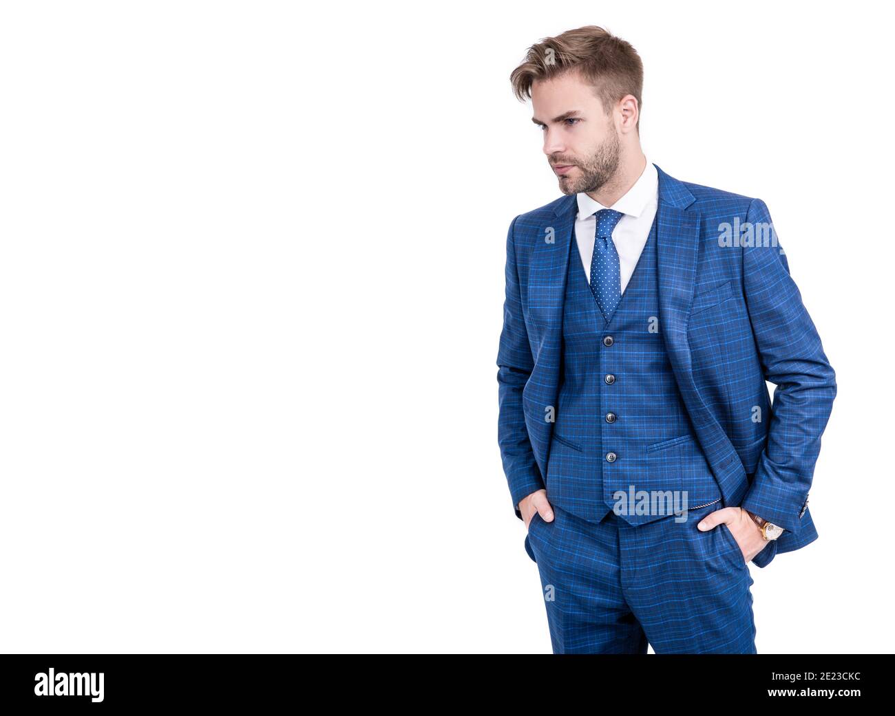 Gentlemens Ausstatter Stil für Herren. Manager in marineblauem Anzug  isoliert auf weiß. Gentlemens Schneider. Formelle Kleidung. Mode  Herrenmode. Formelle Kleidung. Modischer Kleiderschrank. Herren Kleid Stil,  Kopierer Platz Stockfotografie - Alamy