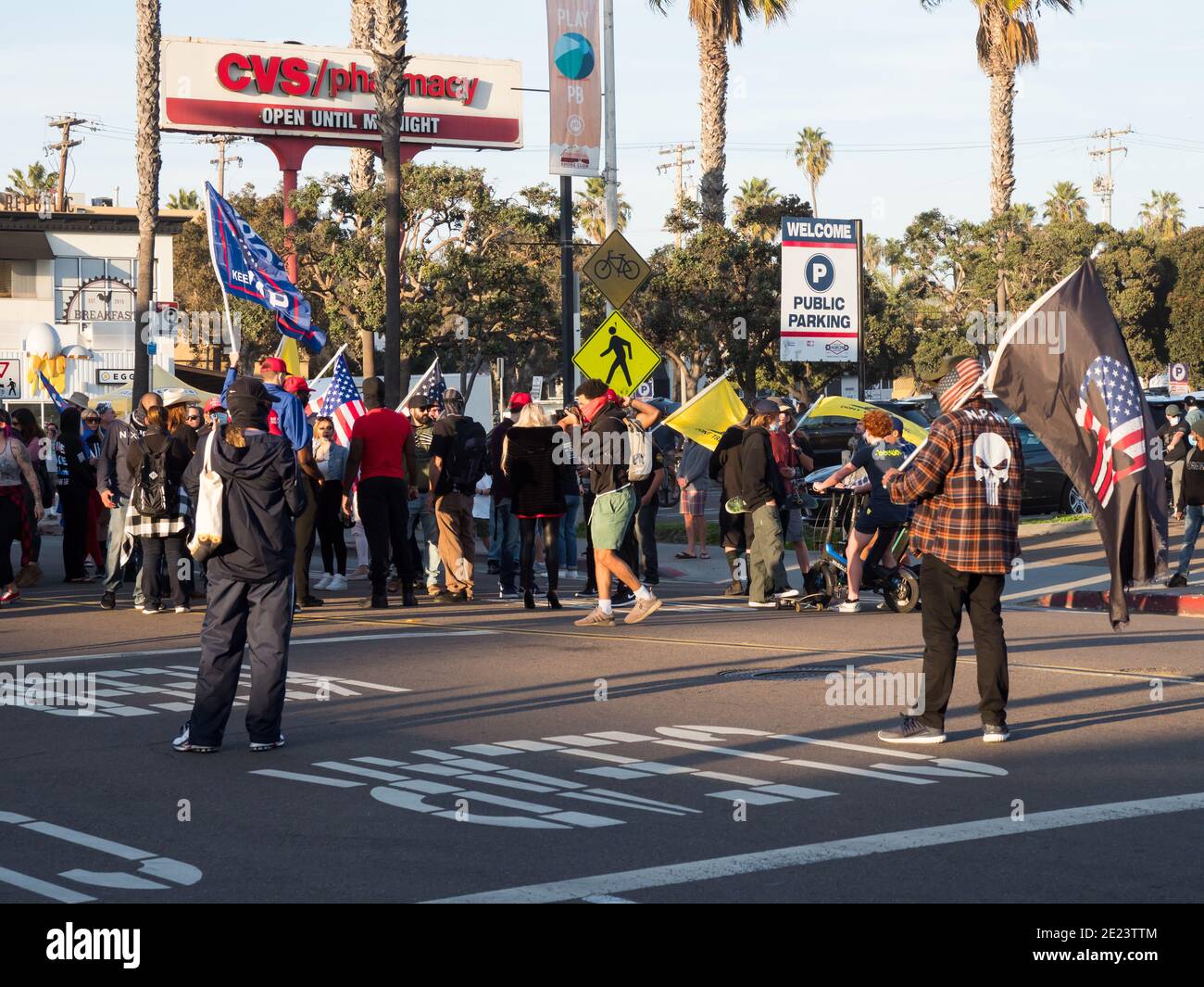 9. Januar 2021 Pro Trump Rallye Aufruhr Patriot March in Pacific Beach, San Diego, Kalifornien Stockfoto