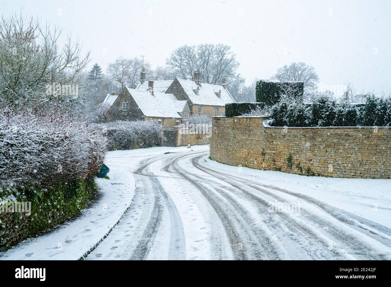 Taynton Dorf im Schnee zu Weihnachten. Taynton, Cotswolds, Oxfordshire, England Stockfoto