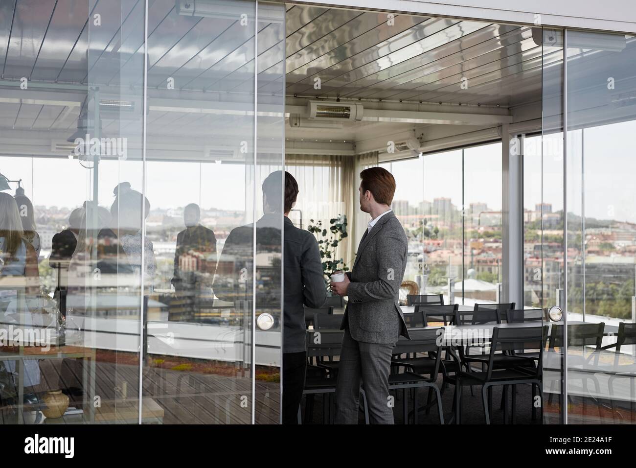 Mitarbeiter in der Cafeteria Stockfoto