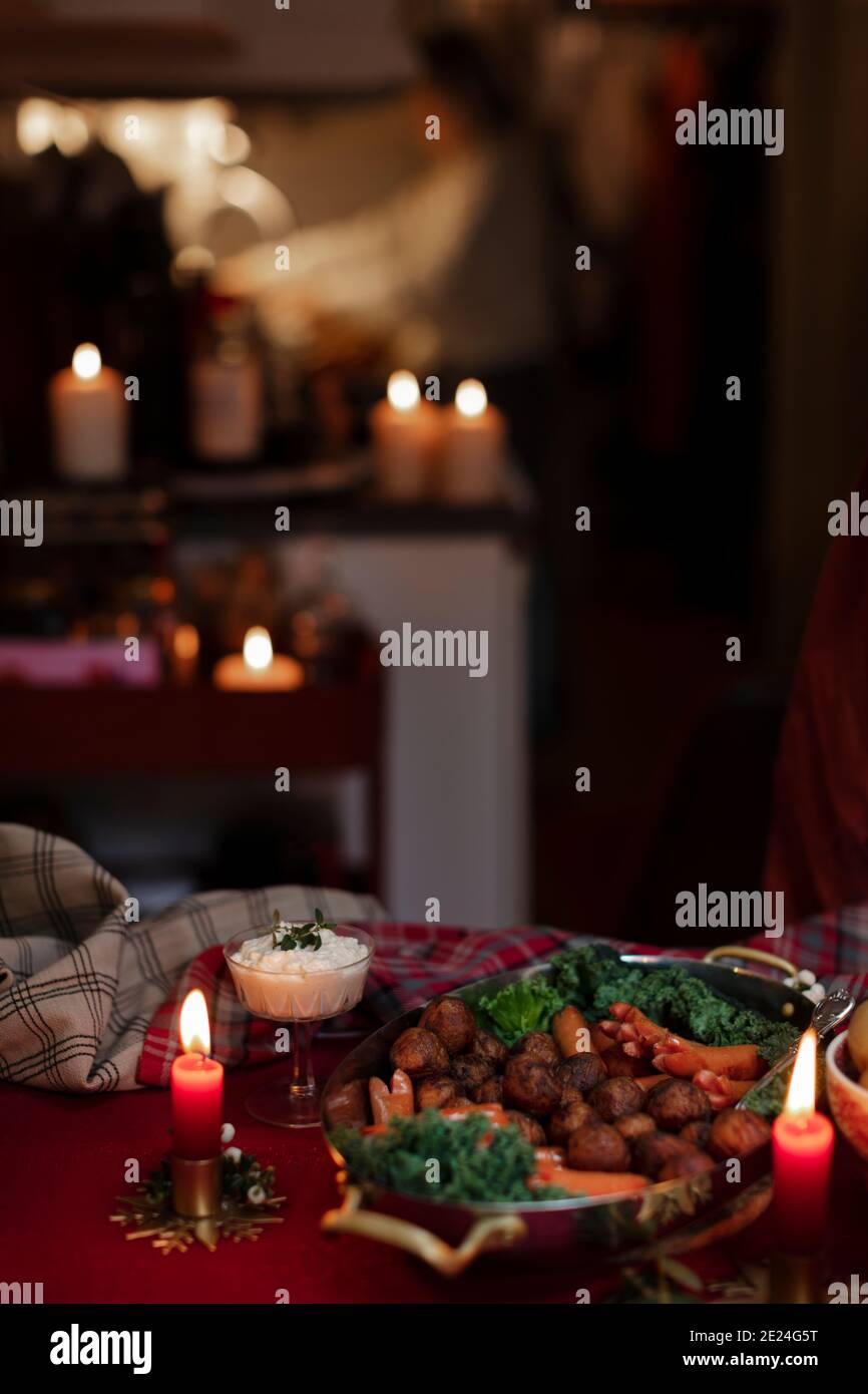 Blick auf Weihnachtsessen auf dem Tisch Stockfoto