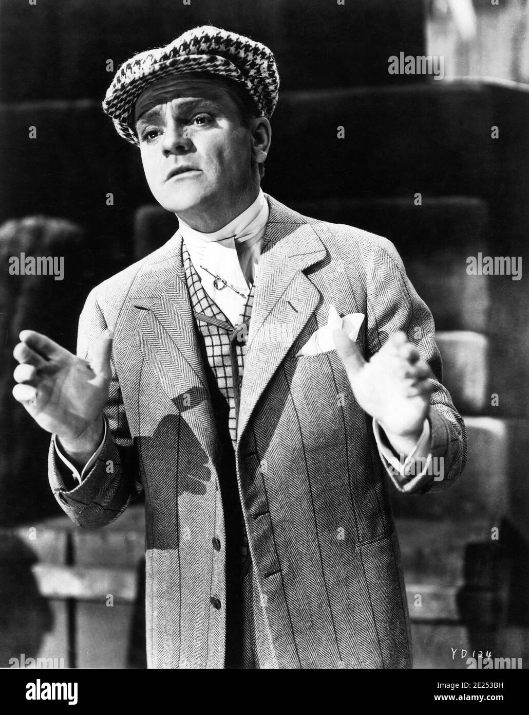 JAMES CAGNEY als George M. Cohan mit Give My Regards to Broadway in YANKEE DOODLE DANDY 1942 Regisseur MICHAEL CURTIZ Warner Bros. Stockfoto