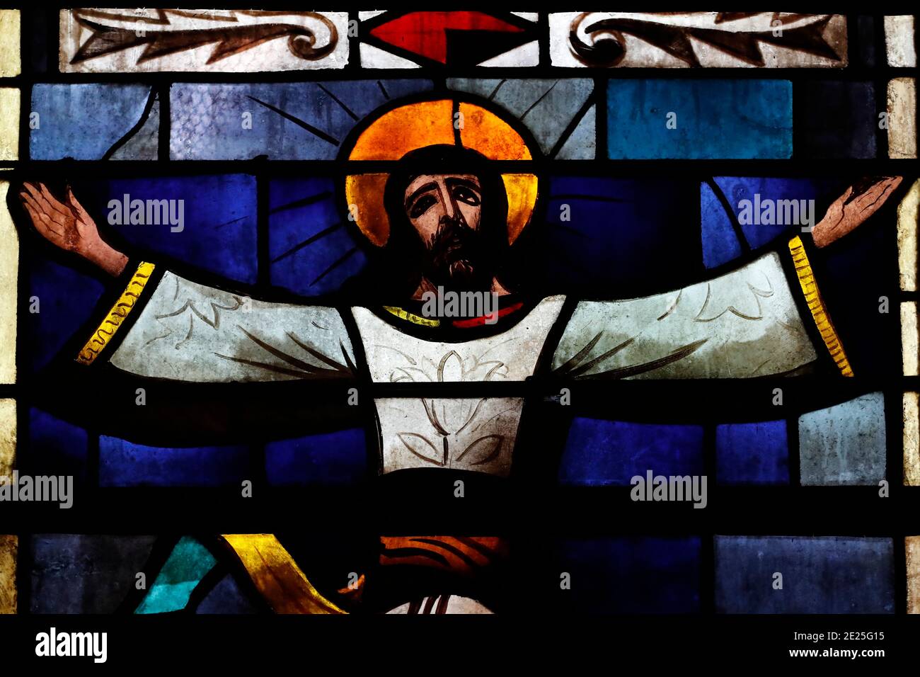 Romainmotier Abbey Church. Buntglasfenster. Die Himmelfahrt Jesu. Schweiz. Stockfoto