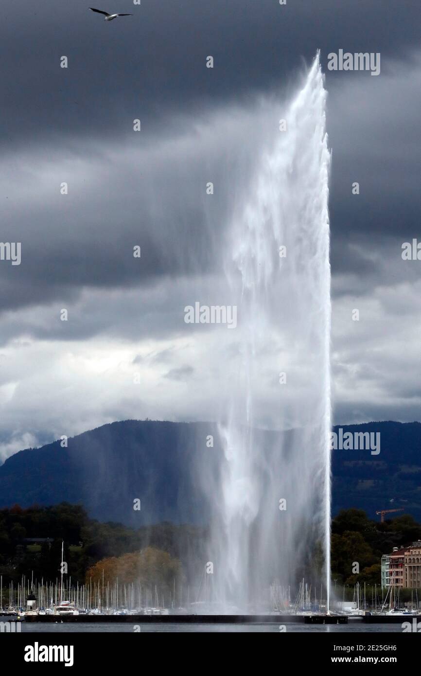 Jet d'Eau, der höchste Brunnen der Welt, am Genfersee (Genfersee). Stockfoto