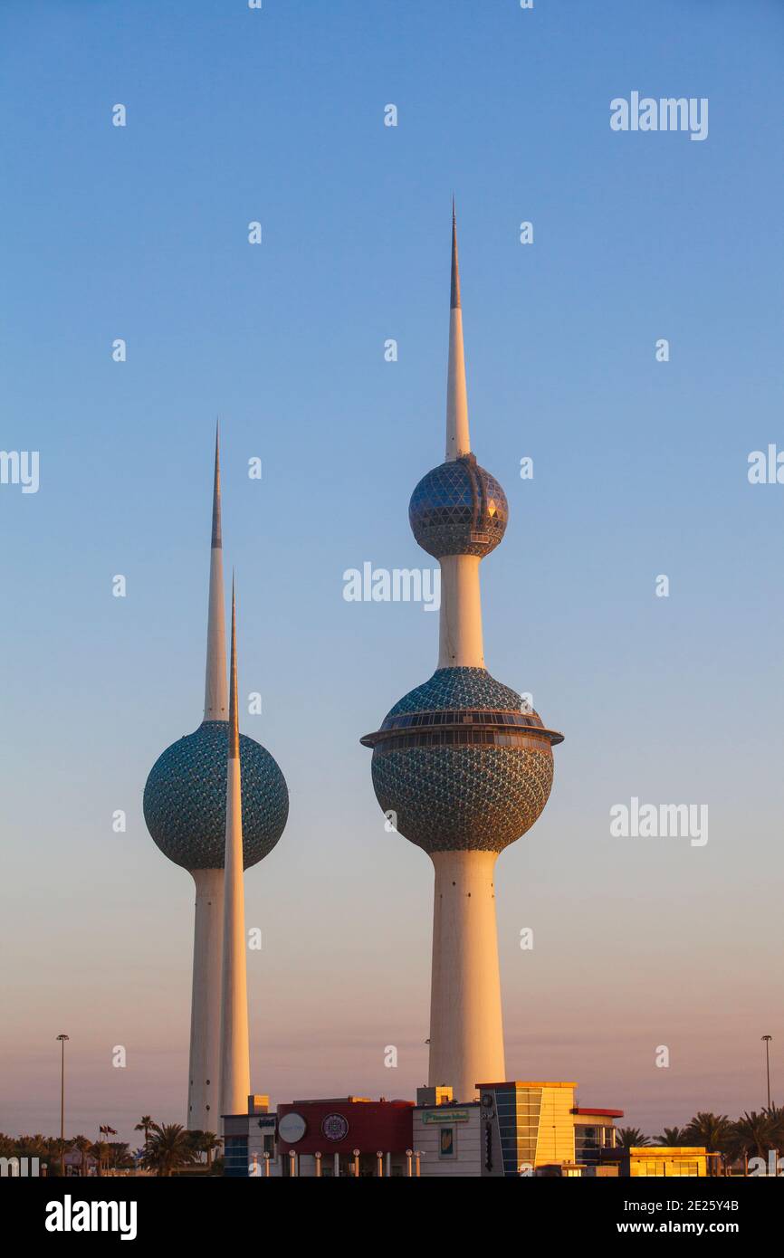 Kuwait, Kuwait-Stadt, Kuwait Towers im Morgengrauen Stockfoto