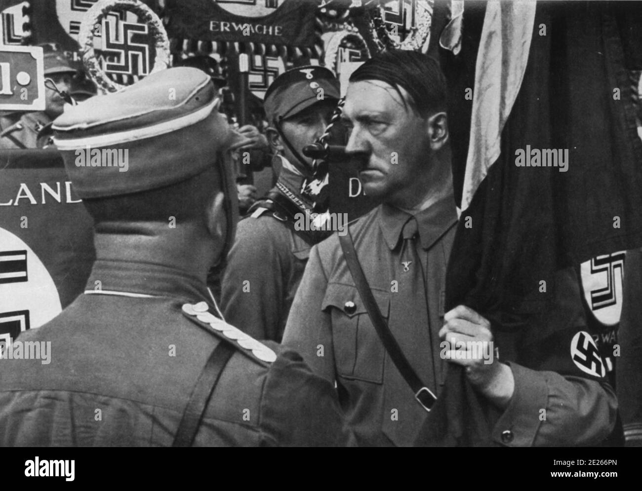 1935 der Führer weiht die Standards bei der Kundgebung ein Freiheit Stockfoto