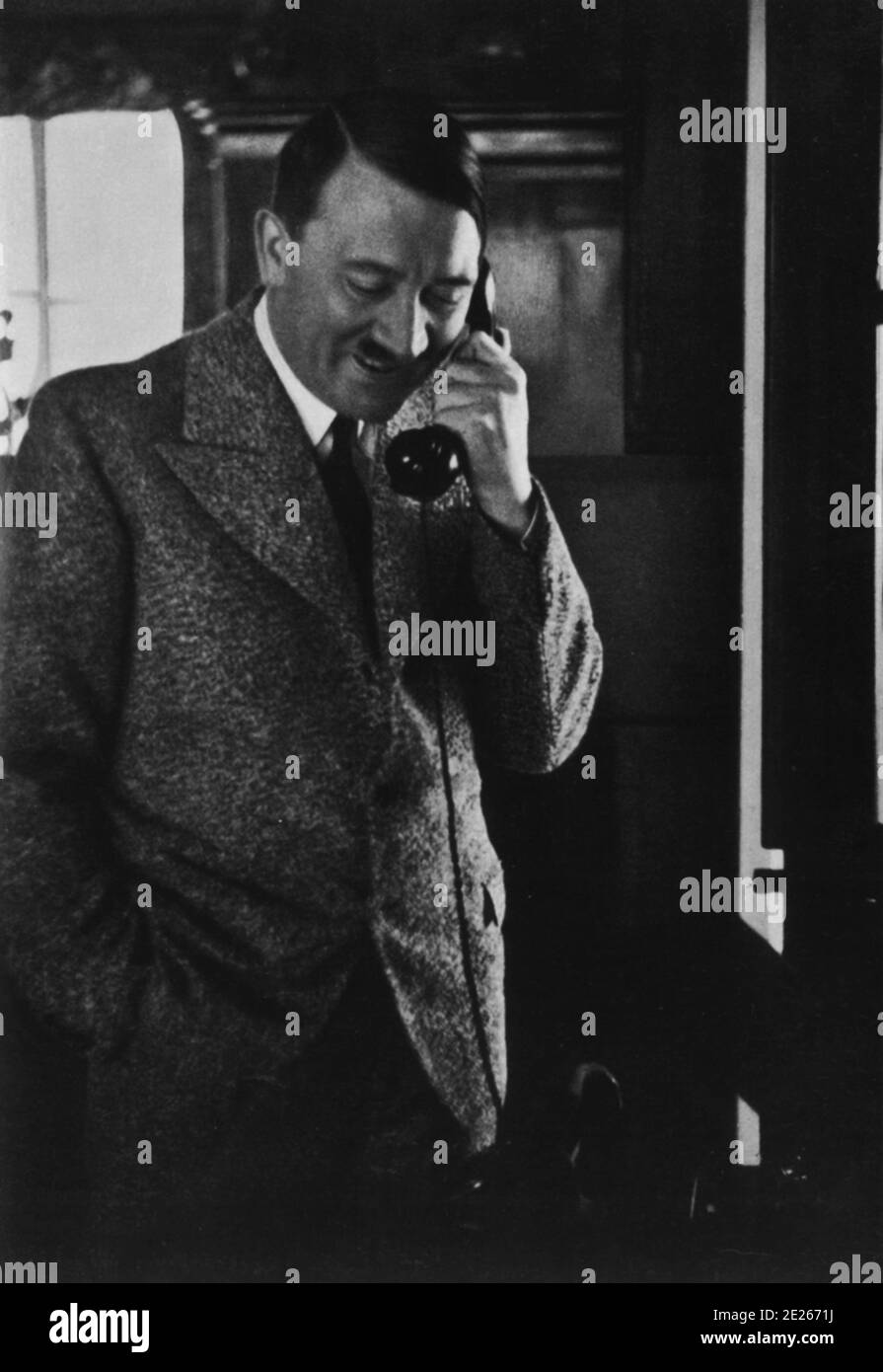 Adolf Hitler 15. Januar 1935: Der Führer dankt Gauleiter Josef Bürckel anlässlich der Saarbrücken Stockfoto