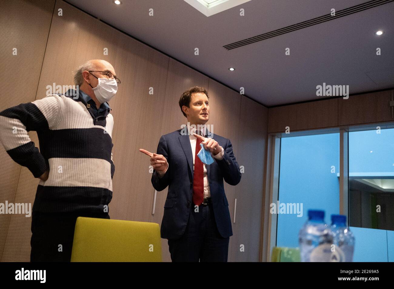 Clement Beaune, Staatssekretär für europäische Angelegenheiten beim Minister für Europa und auswärtige Angelegenheiten Frankreichs, hielt ein Briefing mit über Stockfoto