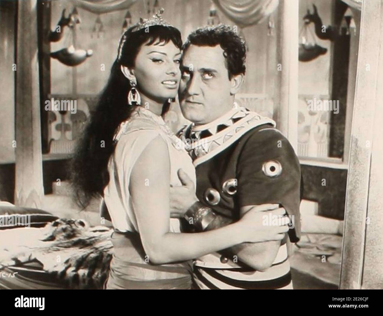 ZWEI NÄCHTE MIT CLEOPATRA 1954 Minerva Film mit Sophia Loren Und Alberto Sordi Stockfoto