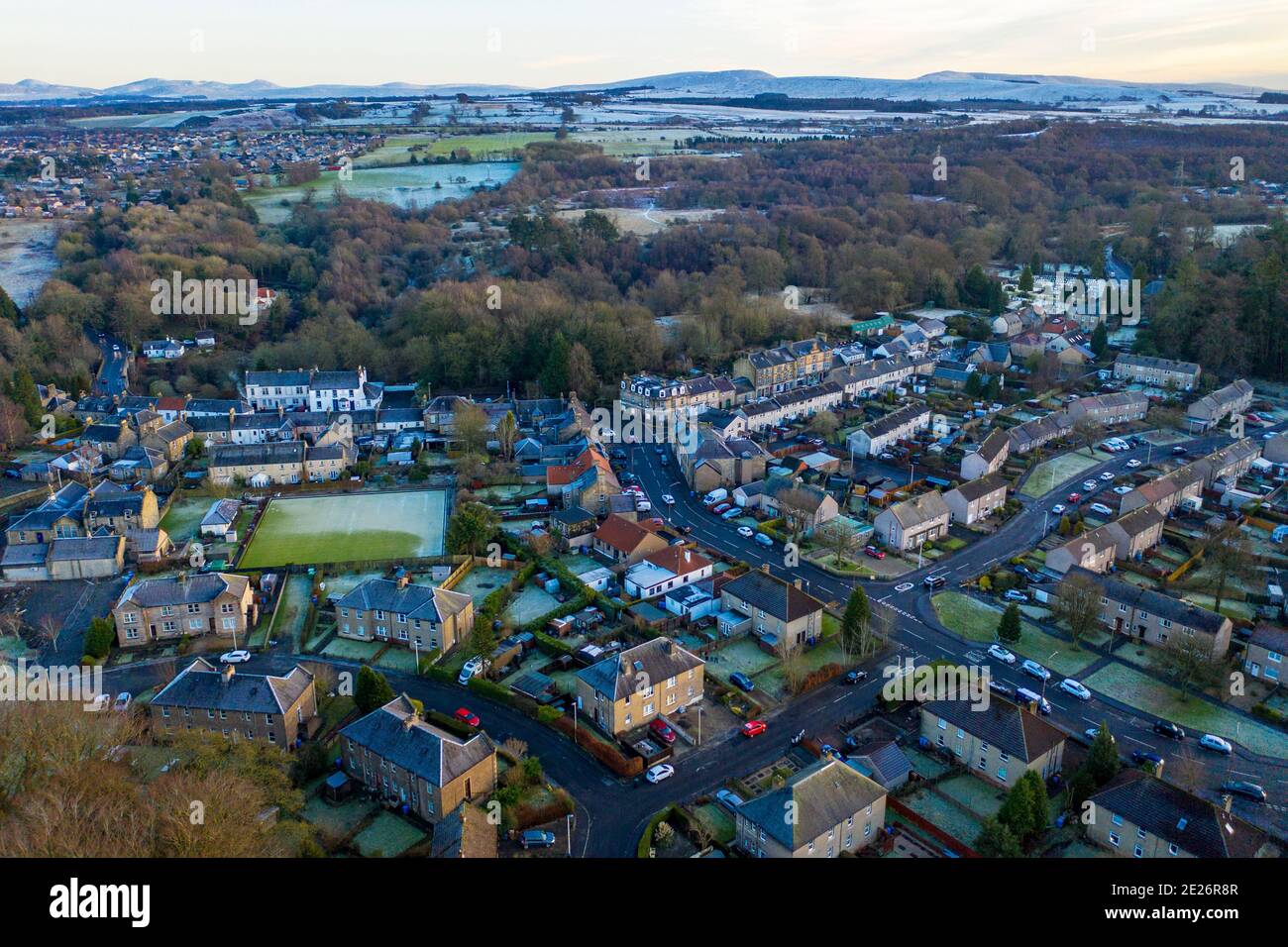 Luftaufnahme des Dorfes Mid Calder, West Lothian, Schottland Stockfoto