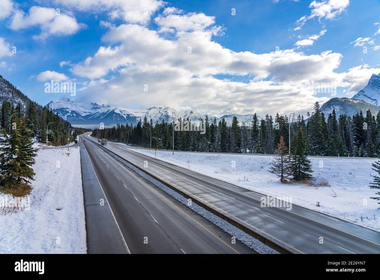 Abfahrt Trans-Canada Highway Town of Banff. Banff National Park, Canadian Rockies, ab, Kanada. Stockfoto