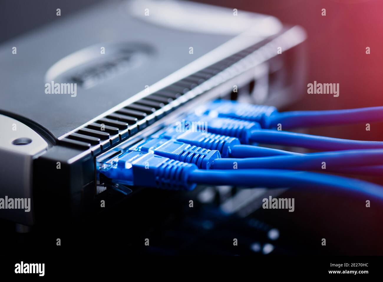 WLAN-Nahaufnahme des Routers. Schnelles Internet-Modem-Gerät. Wireless- oder Wired-Netzwerk Stockfoto