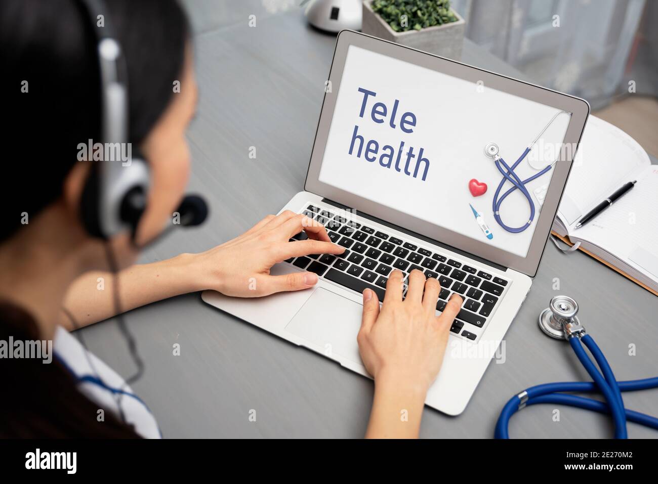 Telemedizinische oder telemedizinische Konzept auf Tablet-Bildschirm Stockfoto