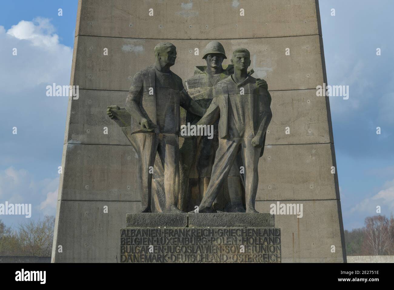 Plastikgruppe 'Beerreiung' von Rene Graetz, Nationale Mahn und Gedenkstätte der DDR von 1961, Gedenkstätte und Museum Konzentrationslager Sachsenhausen Stockfoto