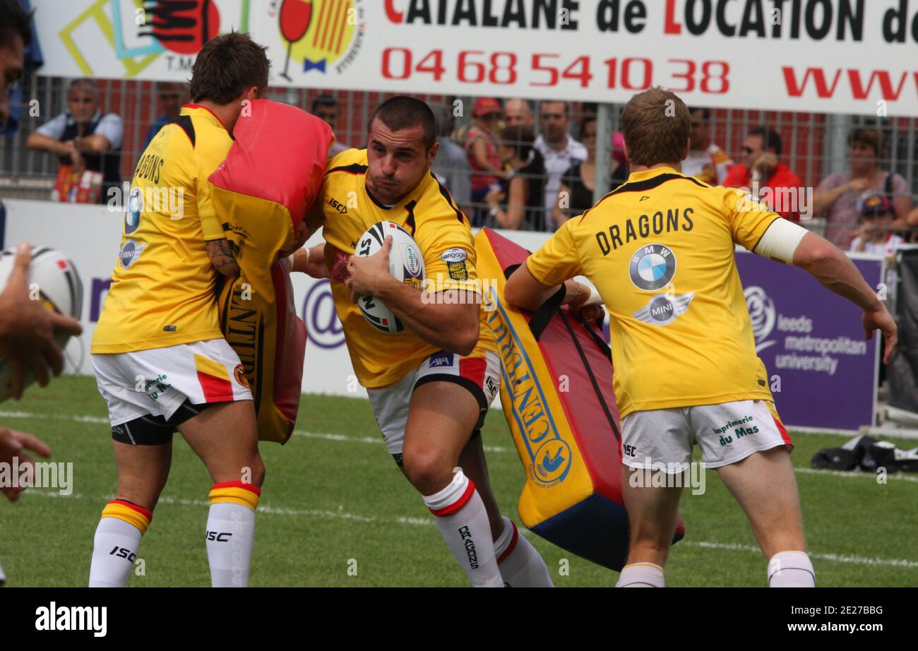 Catalans Dragon's Vincent Duport während des Superleague Rugby Spiels, Catalans Dragons gegen Leeds Rhinos im Gilbert Brutus Stadion in Perpignan, Frankreich am 10. Juli 2011. Catalans Dragons gewann 38 - 18. Foto von Michel Clementz/ABACAPRESS.COM Stockfoto