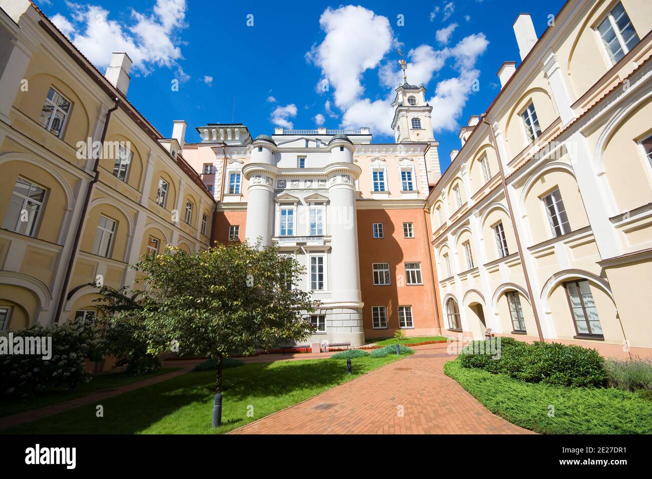 Der Hof der Sternwarte der Universität Vilnius in der Altstadt von Vilnius, Litauen Stockfoto