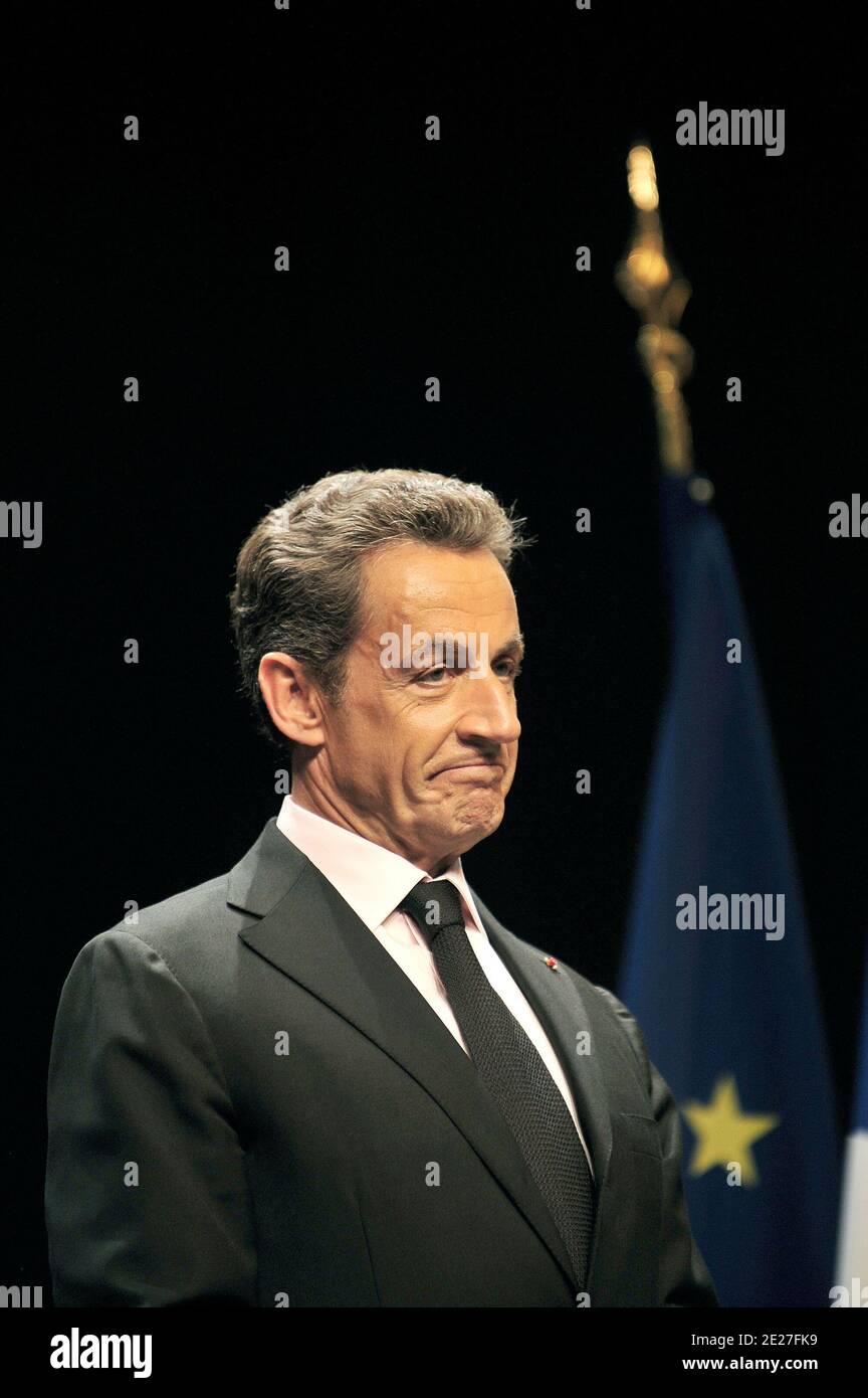 Der französische Präsident Nicolas Sarkozy hält seine Rede während der Internationalen Alzheimer-Assoziationskonferenz 2011 (AAIC 2011) in Paris, Frankreich, am 20. Juli 2011, dem wichtigsten jährlichen Forum, das die neuesten Forschungsergebnisse der weltweit führenden Wissenschaftler auf dem Gebiet der Alzheimer-Krankheit präsentiert. Die Auswirkungen von Alzheimer und Demenz stellen eine internationale Krise dar. Foto von Alfred/Pool/ABACAPRESS.COM Stockfoto