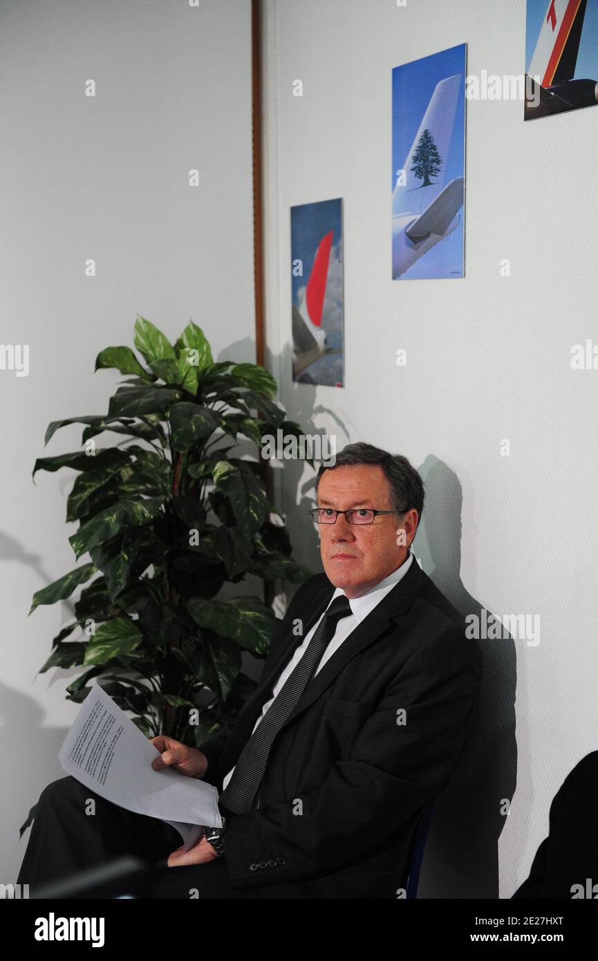 Alain Bouillard, Leiter der technischen Untersuchungen bei Unfällen in der Zivilluftfahrt, bei einer Pressekonferenz am 29,2011. Juli im französischen Ermittlungsbüro in Le Bourget bei Paris. Französische Ermittler weisen auf Pilotfehler während des Höhenstalls im Jahr 2009 hin, bei dem Air France alle 228 Menschen getötet hat. Foto von Mousse/ABACAPRESS.COM Stockfoto