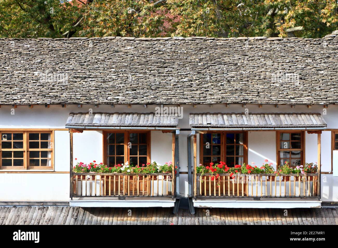 Traditionelle lokale Architektur der Epirus Region, bergiges Griechenland, wie hier in Metsovo Dorf, eine berühmte Stadt in Ioannina Präfektur, Europa gesehen Stockfoto