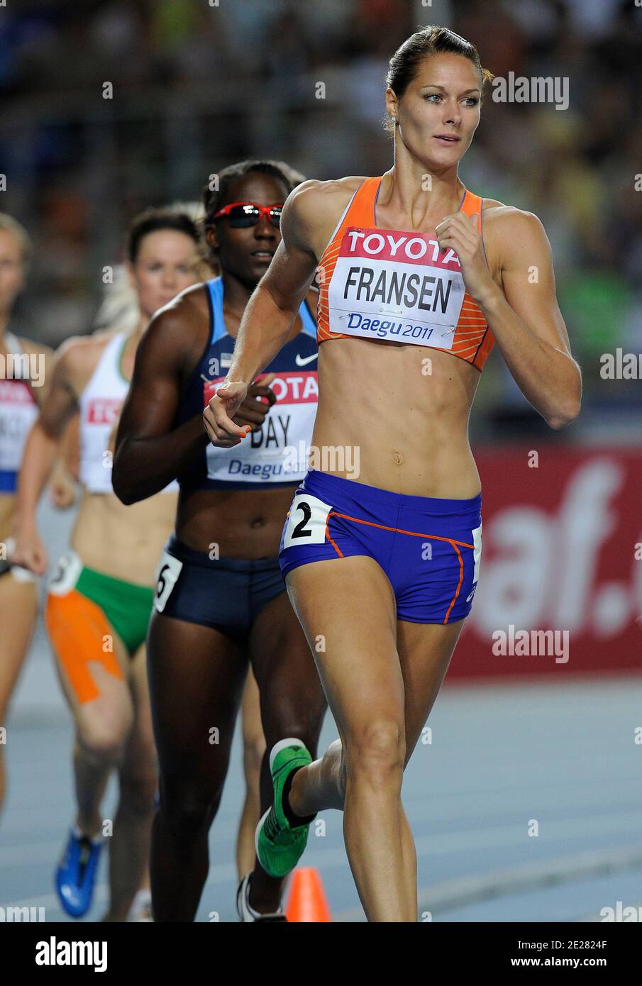 Remona Fransen aus den Niederlanden bestreitet am vierten Tag der 13. IAAF Leichtathletik-Weltmeisterschaften im Daegu Stadium ON in Daegu, Südkorea, am 30. August 2011 die 800 Meter im Frauenheptathlon. Foto von Myunggu Han/ABACAPRESS.COM Stockfoto