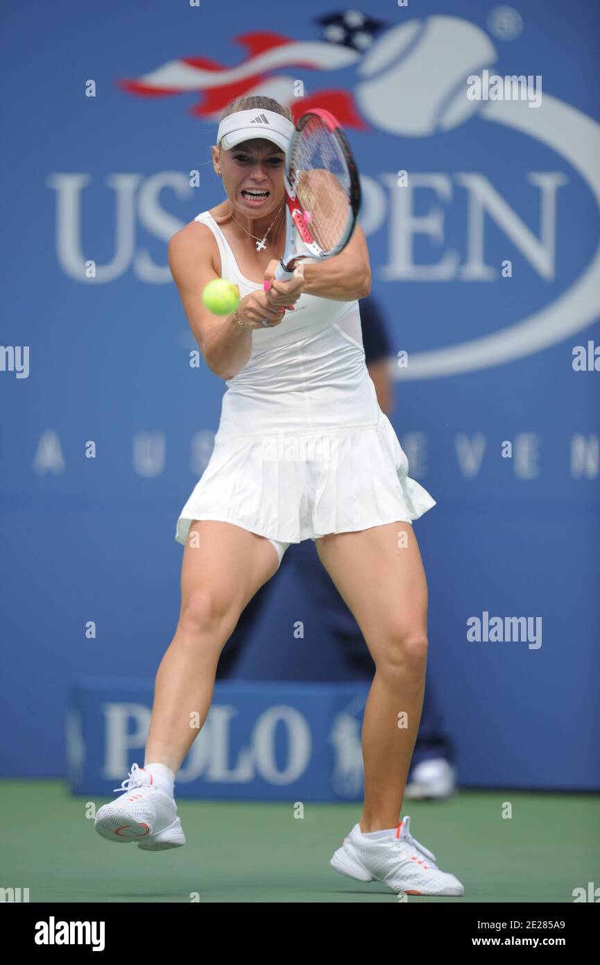 Danemarks Caroline Wozniacki im Kampf gegen die USA Vania King am 6. Tag bei den US Open, in Flushing Meadows, New York, NY, USA am 3. September 2011. Foto von Mehdi Taamallah/ABACAPRESS.COM Stockfoto