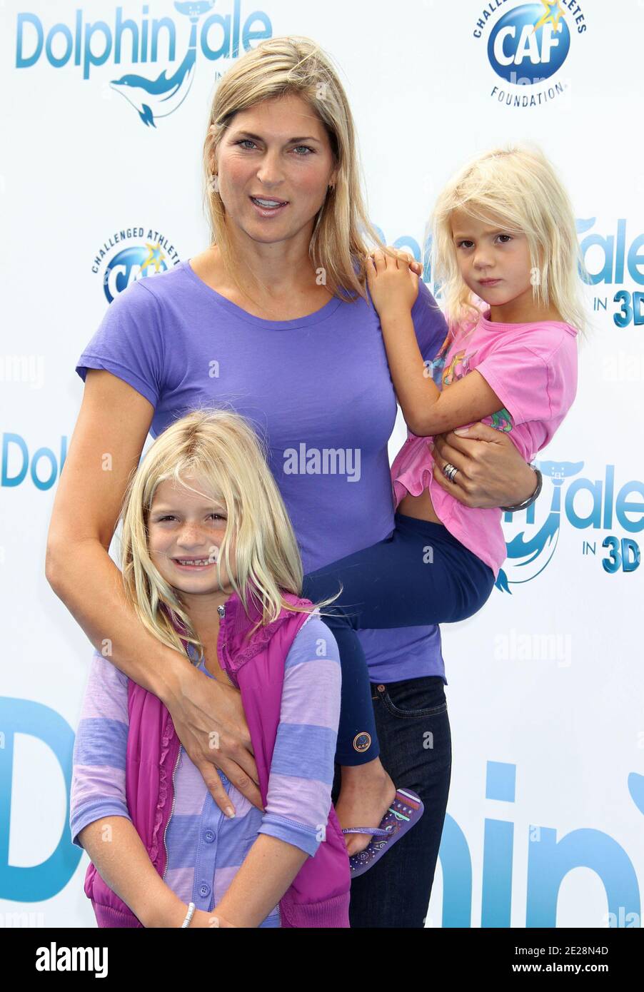 Gabrielle Reece und Kids kommen zur Weltpremiere von 'Dolphin Tale' am 17. September 2011 im Village Theatre in Westwood, Los Angeles, CA, USA. Foto von Baxter/ABACAPRESS.COM Stockfoto