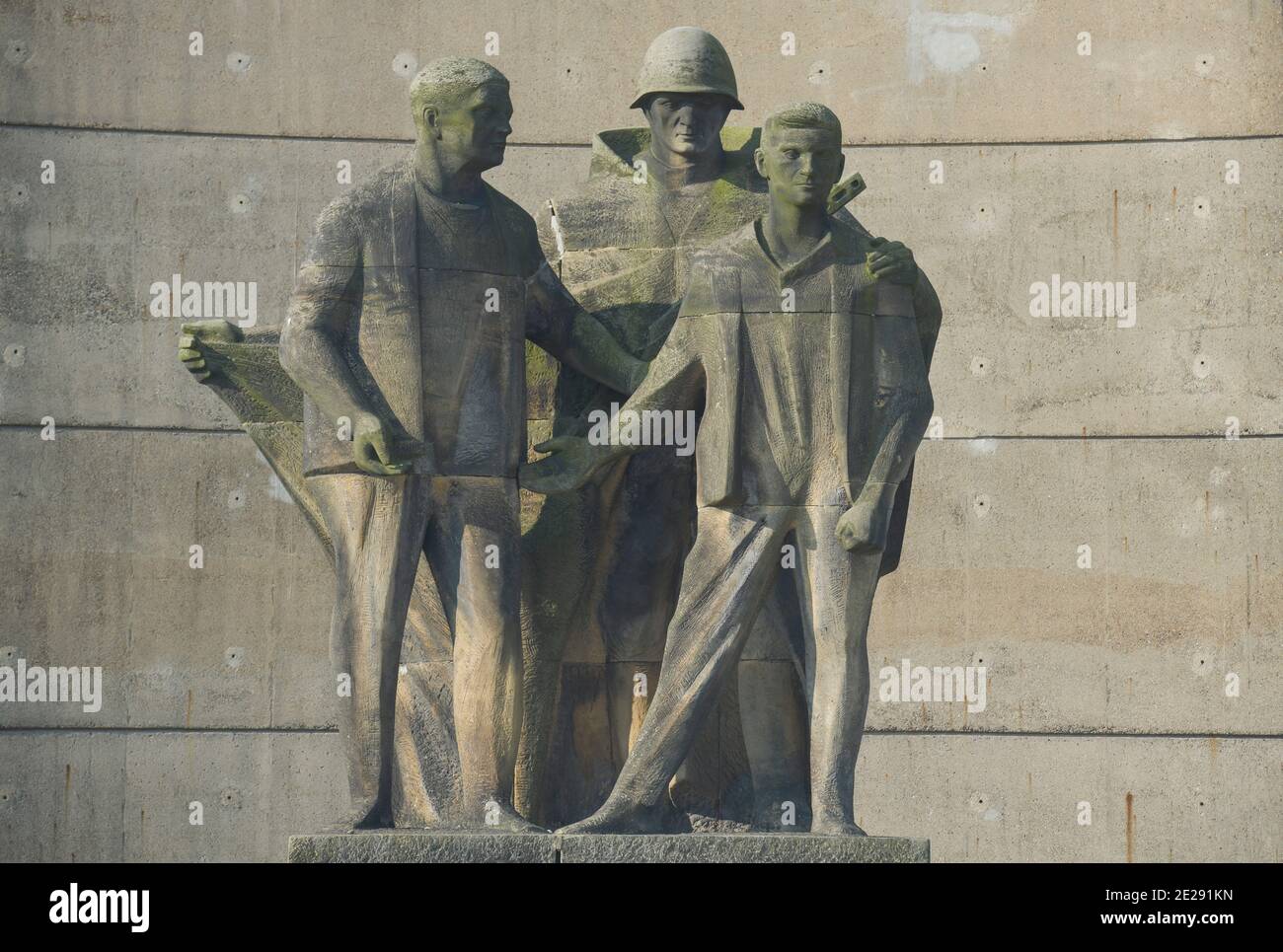Plastikgruppe 'Beerreiung' von Rene Graetz, Nationale Mahn und Gedenkstätte der DDR von 1961, Gedenkstätte und Museum Konzentrationslager Sachsenhausen Stockfoto
