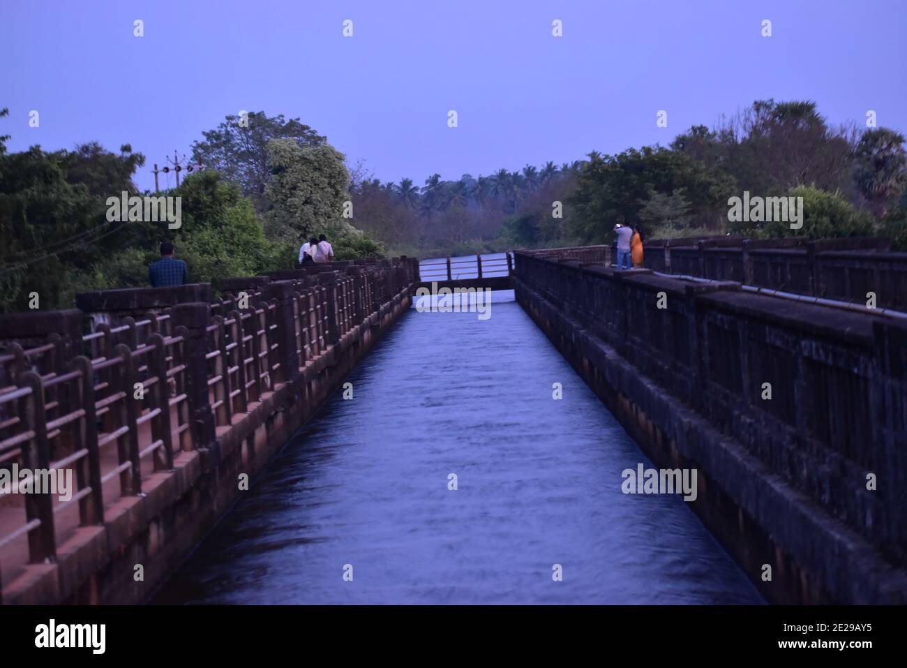 Indien, Dam View Point, Fluss verbindet zu Damm. Stockfoto