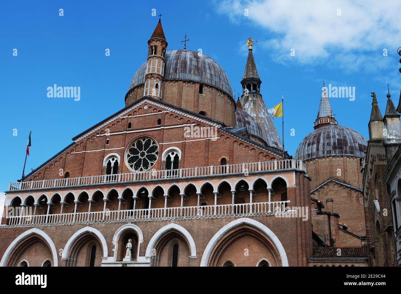 Die Fassade der Basilika des Heiligen Antonius in Padua Italien Stockfoto