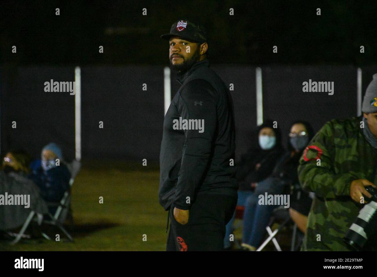 Jordan Campbell, CEO des Winner Circle, beobachtet ein Fußballspiel am Sonntag, den 3. Januar 2021 in Chino, Calif. (Dylan Stewart/Image of Sport) Stockfoto