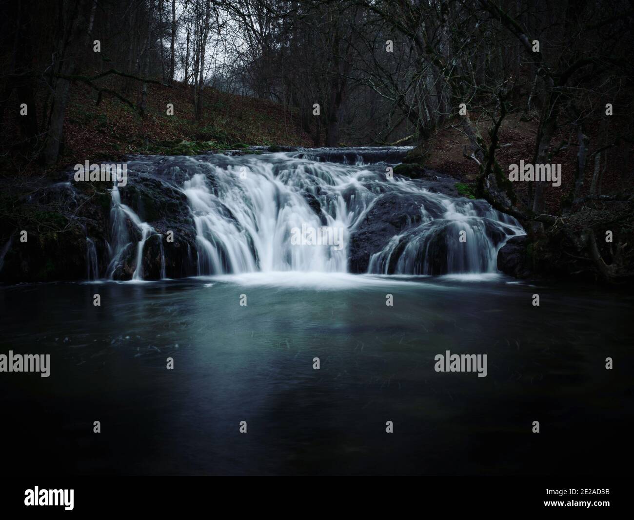 Langzeitbelichtung Panorama Ansicht des Hohen Geissel Wasserfall Kaskade in Große Lautertal Ehingen Münsingen Hayingen Anhausen Baden-Württemberg G Stockfoto