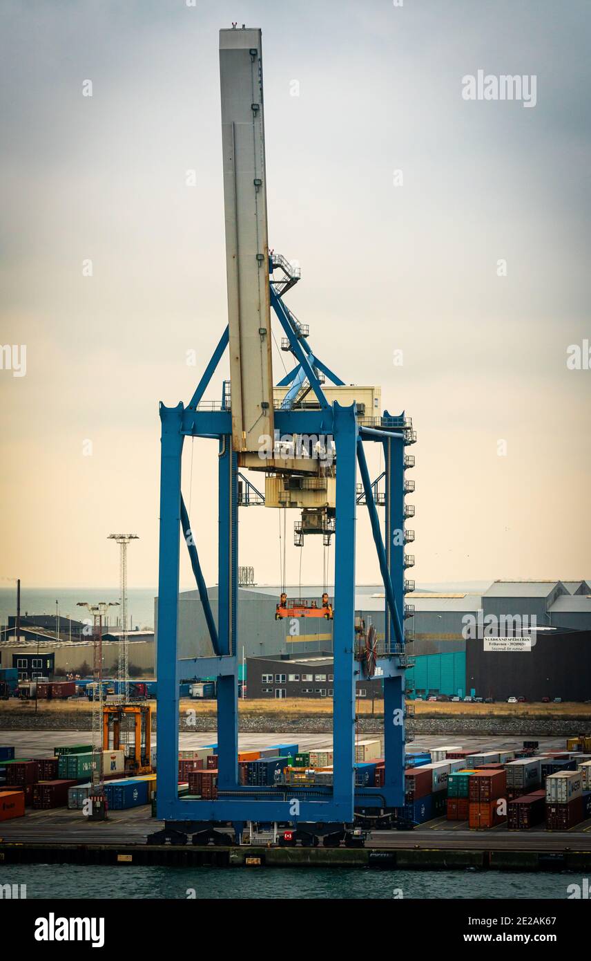 Containerfrachtterminal Kopenhagen am Hafen von Kopenhagen und Malmö. Stockfoto