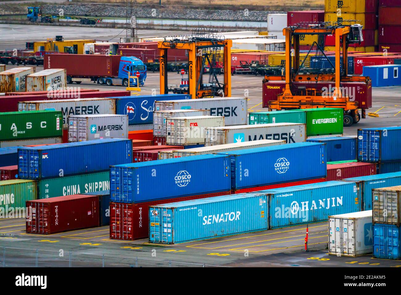 Containerfrachtterminal Kopenhagen am Hafen von Kopenhagen und Malmö. Stockfoto