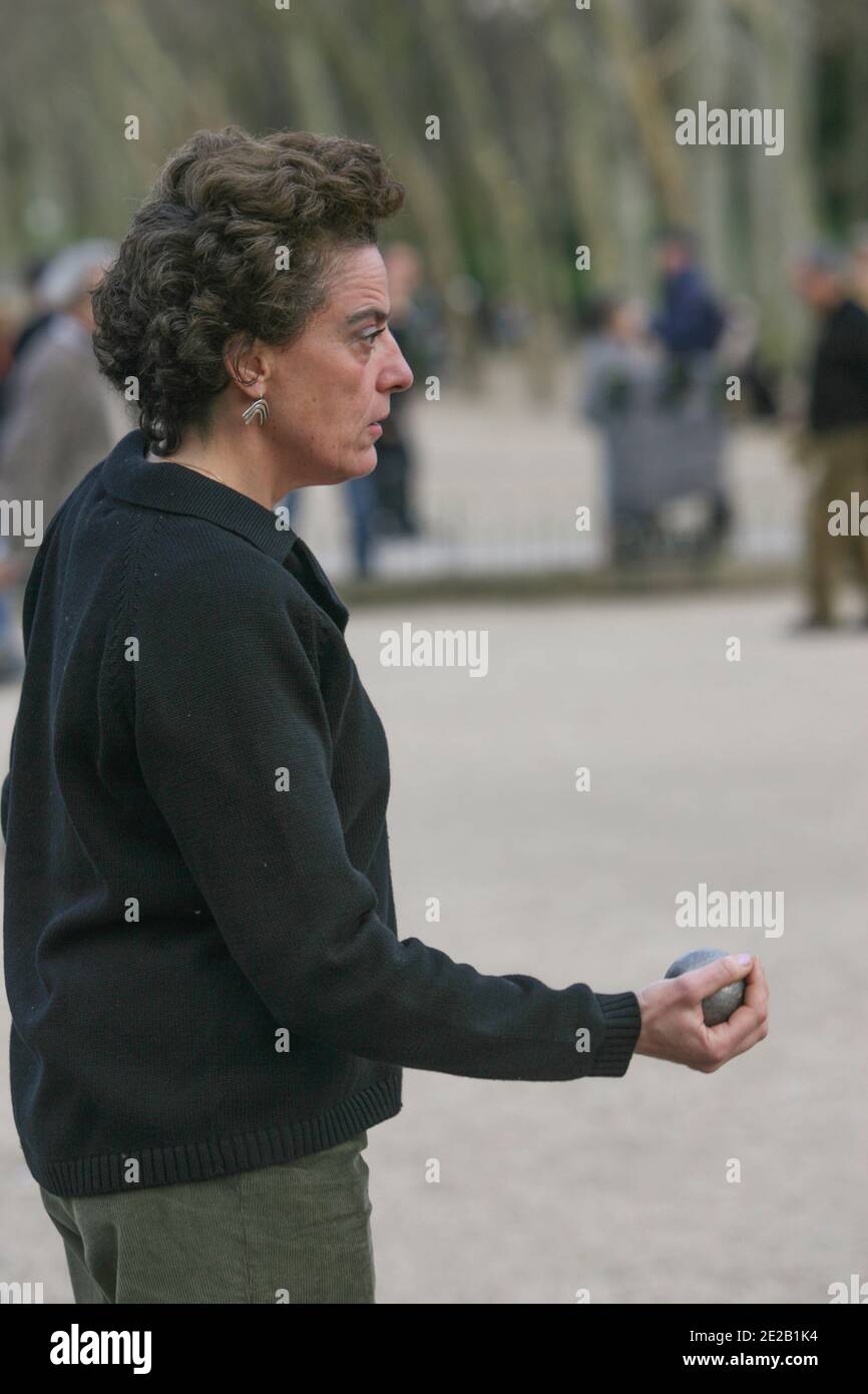 PETANQUE IM JARDIN DU LUXEMBOURG, PARIS Stockfoto