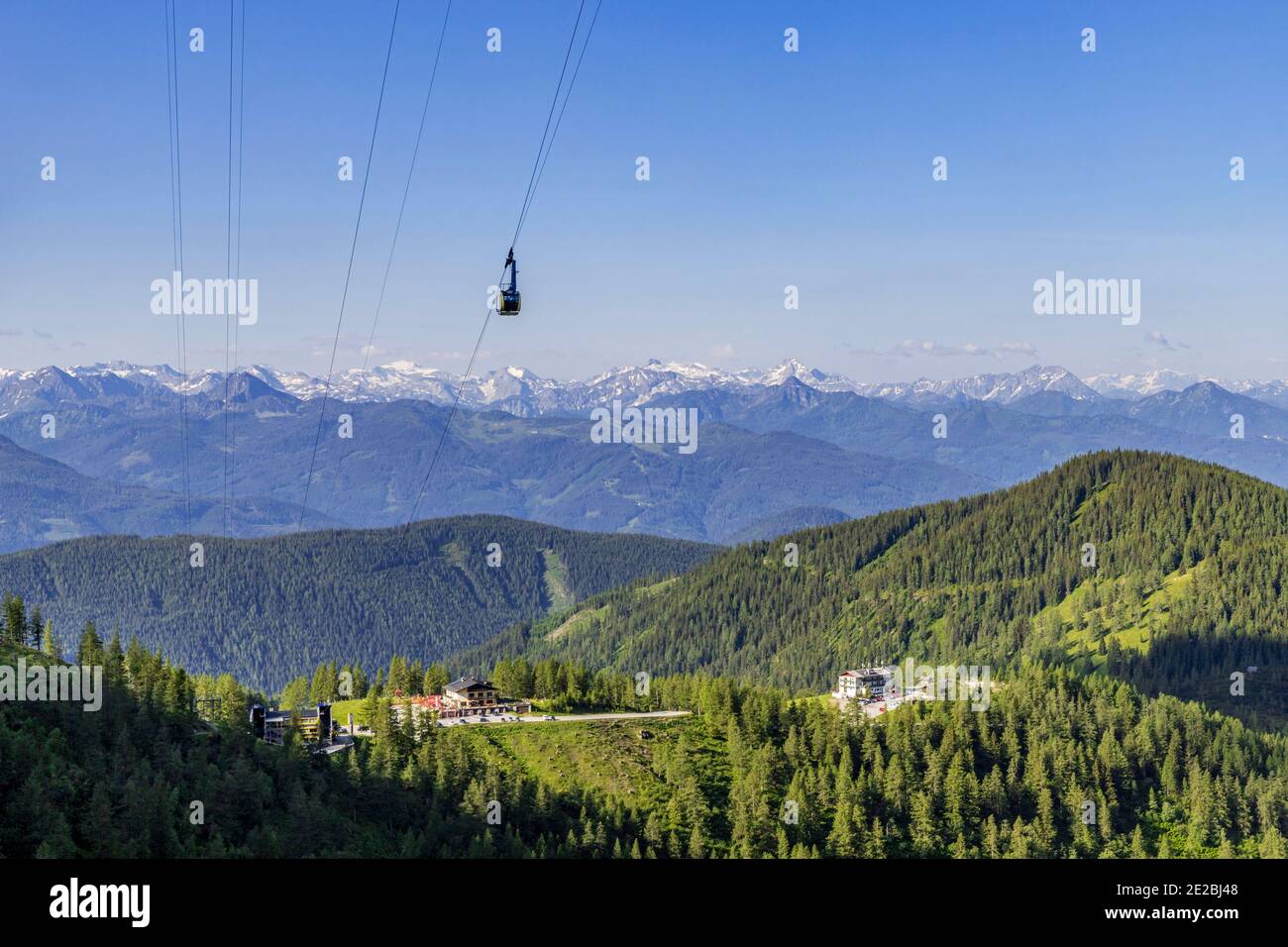 Seilbahn / Gondelbahn im Dachsteingebiet im Sommer, Nordkalkalkalpen, Obersteiermark / Steiermark, Österreich Stockfoto