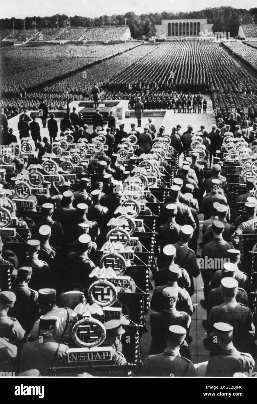 1935. Sept.: Rallye der Freiheit in Nürnberg, Überprüfung der Standards und Verehrung der Toten Stockfoto