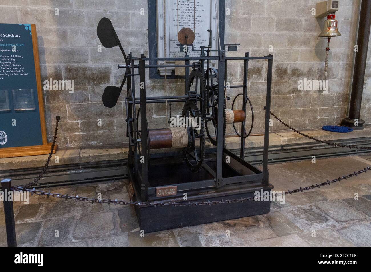 Die älteste funktionierende Uhr der Welt in Salisbury Cathedral, Salisbury, Wiltshire, Großbritannien. Stockfoto