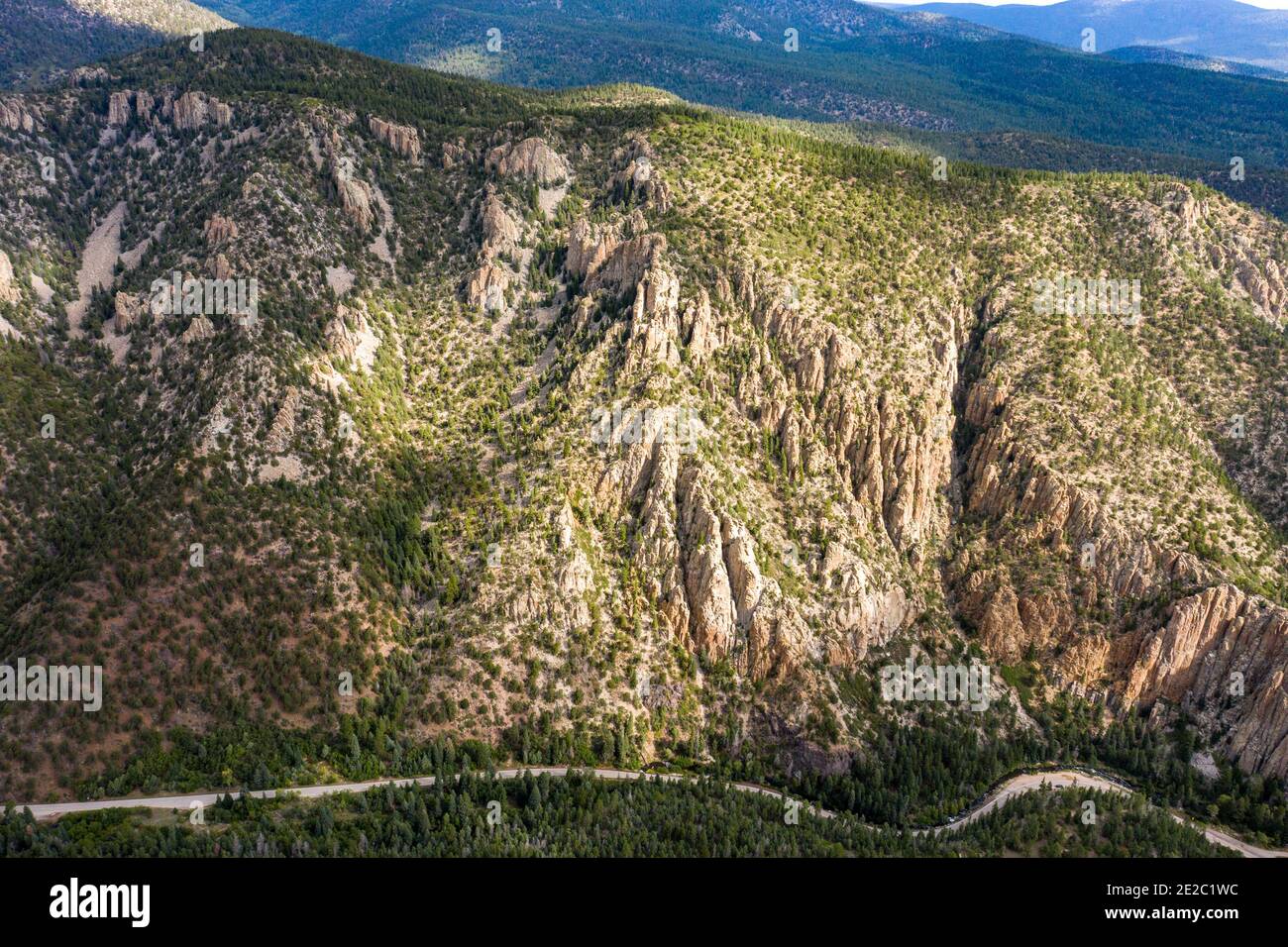 US-64 Cimarron, Cimarron Canyon State Park, New Mexico, USA Stockfoto US-64 Cimarron, Cimarron Canyon State Park, New Mexico, USA Stockfoto