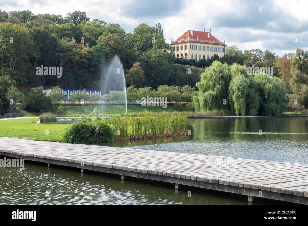 Stromovka Park Prag Tschechische Republik Sommerpalast des Gouverneurs Stockfoto